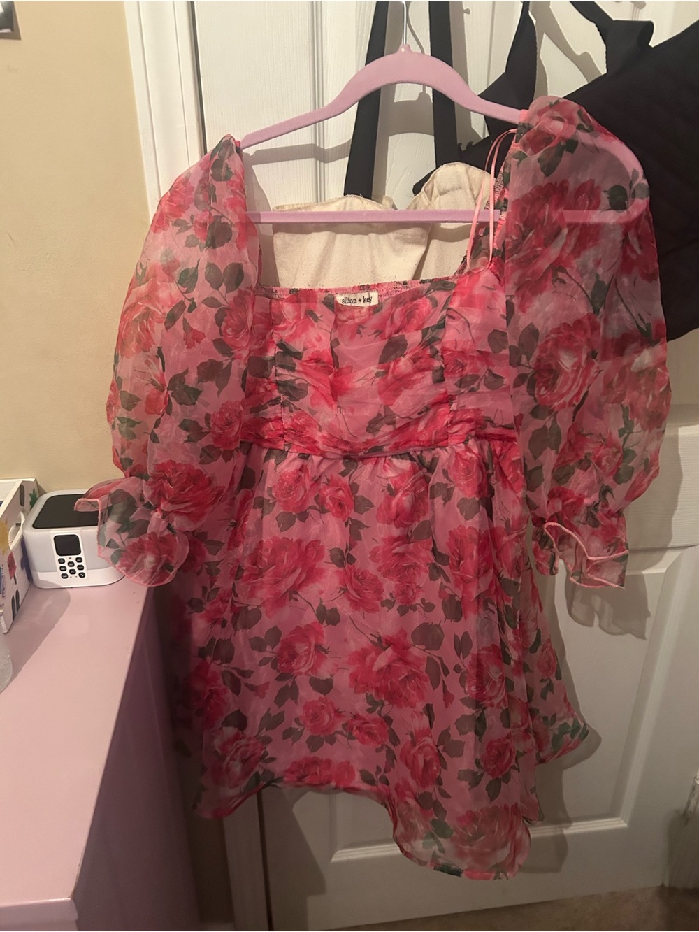 Romantic Pink Floral Puff-Sleeve Prom Dress